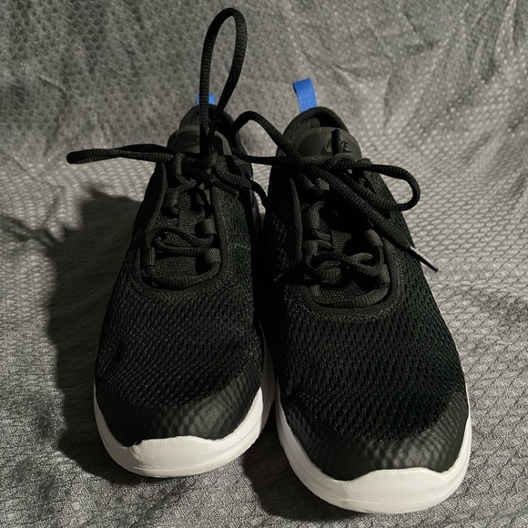 Youth’s Nike Air Max Motion 2 - Picture 3 of 7